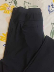 black stretchable trouser