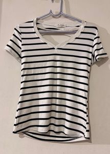 Must have Striped V-Neck Tee