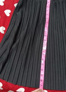 Korean Pleated Black Skirt