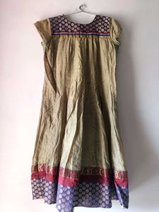 Elegant Kurta with Intricate Neckline