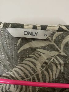 ONLY Tie-Front Top