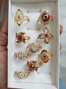 Set of 8 Gold-Plated Rings