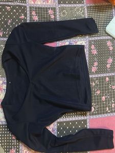 Navy Blue V-Neck Long Sleeve Crop Top