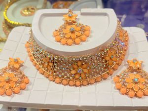 Stunning Peach &amp; Gold Jewellery Set
