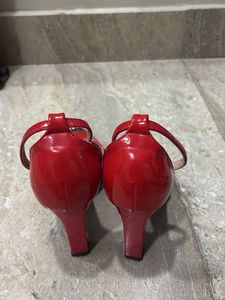 Hot red heels