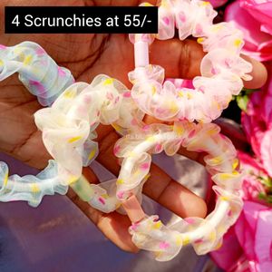 4 polka Dot Skinny Scrunchies NEW ✅