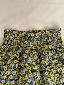 Bershka Floral Mini Skirt 💛