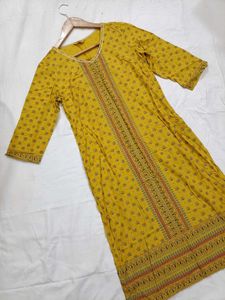 Yellow Printed Kurta with Multiple Styling Options