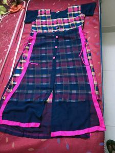 Women Kurthi In Checks Model Size -L💙💓