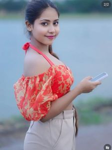 Chic Floral Print Smocked Crop Top
