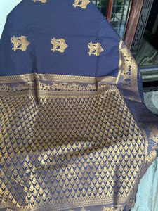 Elegant Navy Blue temple printed silk saree