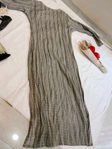 Elegant Striped Kurta with Delicate Neckline