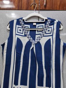Stylish Blue &amp; White Ethnic Kurta