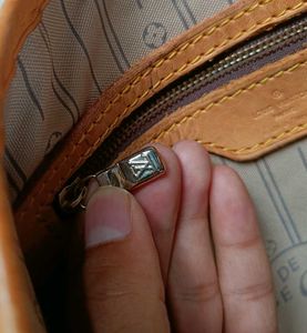 Louis Vuitton Monogram Canvas Tote Bag – Authentic