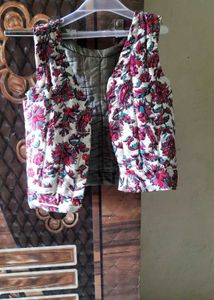 Floral Print Sleeveless Blouse