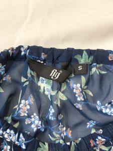 ✨SALE✨Navy Floral Bell Sleeve Off-Shoulder Top