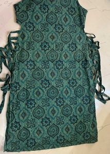 Nishorama Maia Cape Kurti