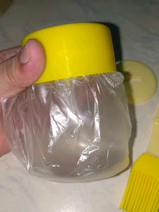 Cute Ducky 2 in 1 Oil dispenser &amp; Silicon Brush