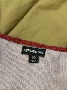 Pretty Little Thing Chic Red Button-Up Crop Top