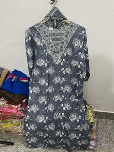 Elegant Rose Print Kurta with Hood