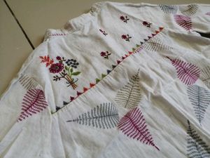 White Embroidered Kurta with Floral Print