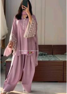 Elegant Pink Kurta Set with Embroidery