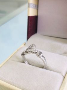 Pure 925 Silver Ladies Ring (wt:2.450g)