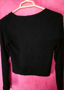 Black Long Sleeve Crop Top