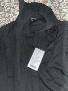 Chic Black Pleated Cap Sleeve Top