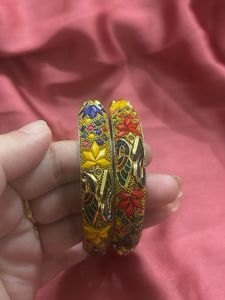 Any one set at rs 200