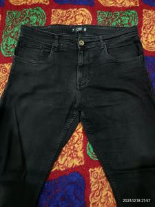 Men Branded Straight Fit Jeans In Black Colour