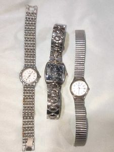 only 1 Women's Watch (Nonworking)