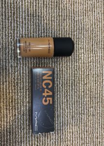 MAC Studio Fix Fluid Foundation NC45