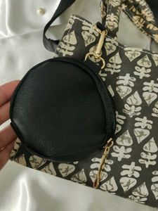 Designer Handbag with Coin Pouch🖤🤍✨