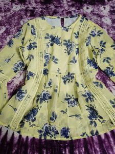 Chic Yellow Floral Top💛✨