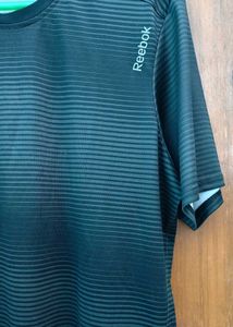 REEBOK Striped tshirt
