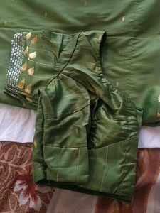 Green Single Colour Sari With Blouse