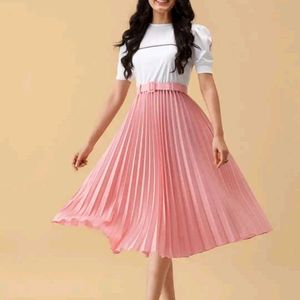 Chic Pink Pleated Midi Dress with Belt Medium Size