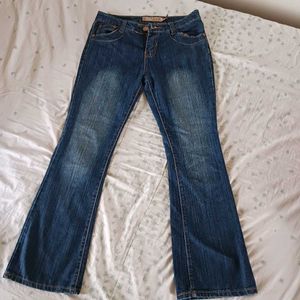 mid waist Y2K jeans 2008.Women's Blue Flare Jean