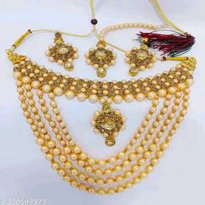 Red piece of Beautiful Necklace set....