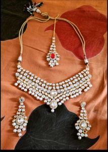 Exquisite Pearl and Kundan Jewellery Set