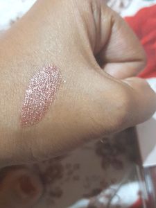 Ronzille Metalic Eyeshadow Shade .05