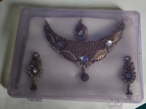 Exquisite Kundan Necklace Set with Earrings