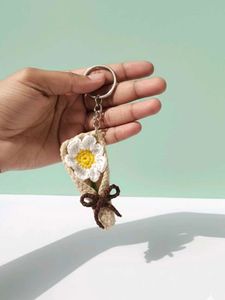 Crocheted Daisy Keychain Bouquet