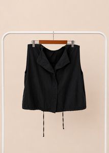 Sleeveless Black Collared Top