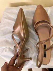 ✨ Pretty heels looking for a new home ✨