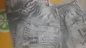 Jeans in Very Good Condition, Less Used.