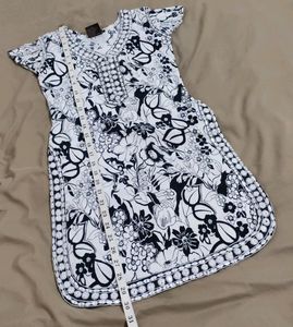 A Beautiful Black &amp; White Kurta With Mirror work