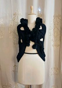 Deal jeans Black Knit shrug with fur pom-pom