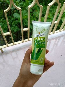 Ozone Ayurvedic Neem And Aloevera Face Wash